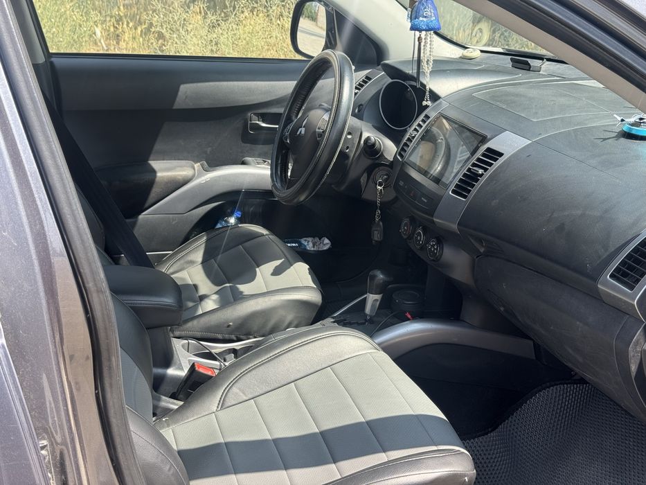 Продам Mitsubishi outlender