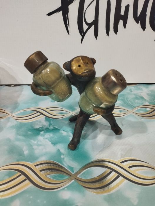 Продам солонку советскую