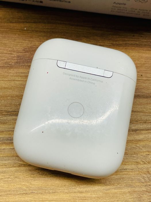 Apple airpods with charging case Оригинални