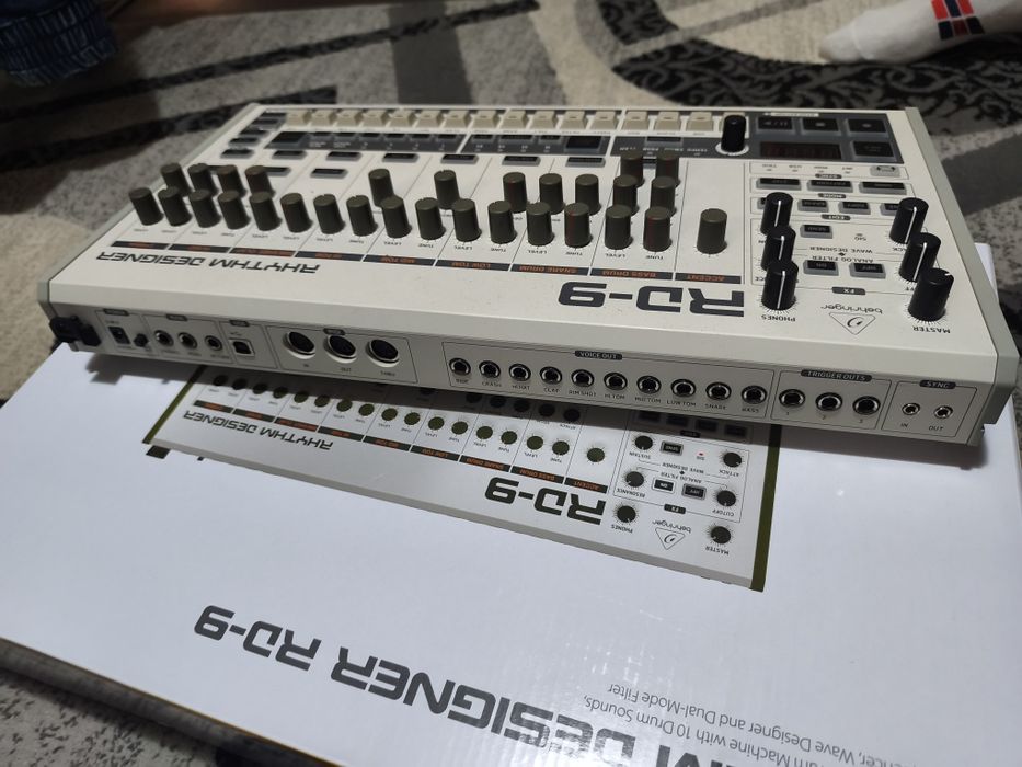 Rhythm machine Behringer RD9