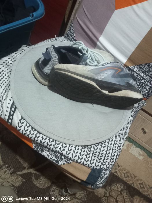 Vând adidași albaștri mărimea 41 adidași intecabili