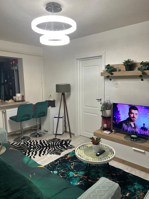 Vând apartament în Craiova,Valea Roșie în spate la Dacia 0759368963