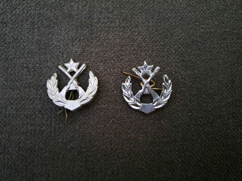 Военни атрибути знаци и др.