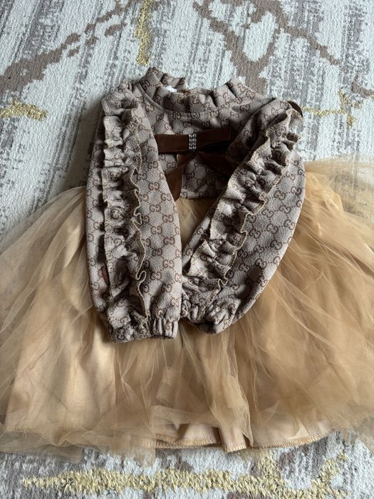 Көйлек қыздарға сатылады.