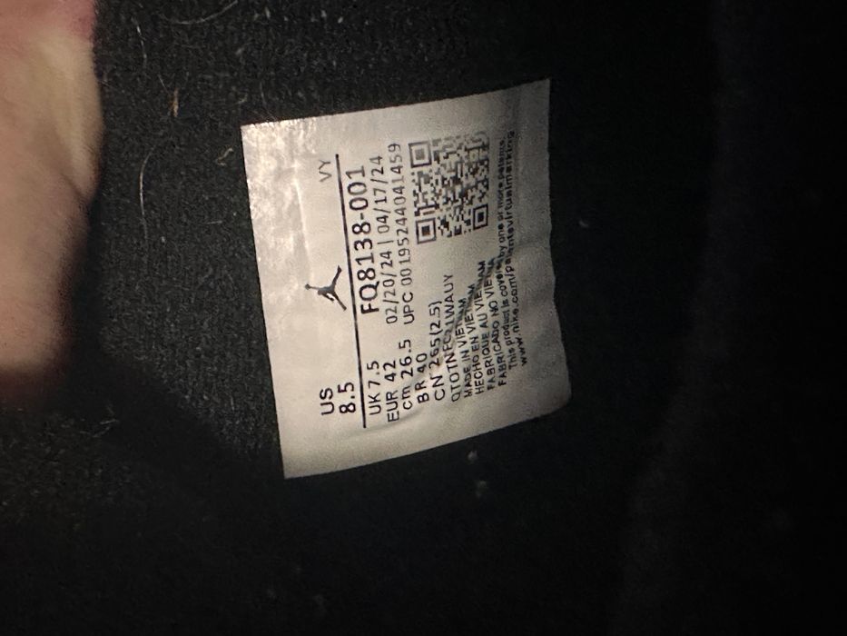 Jordan 4 white thunder