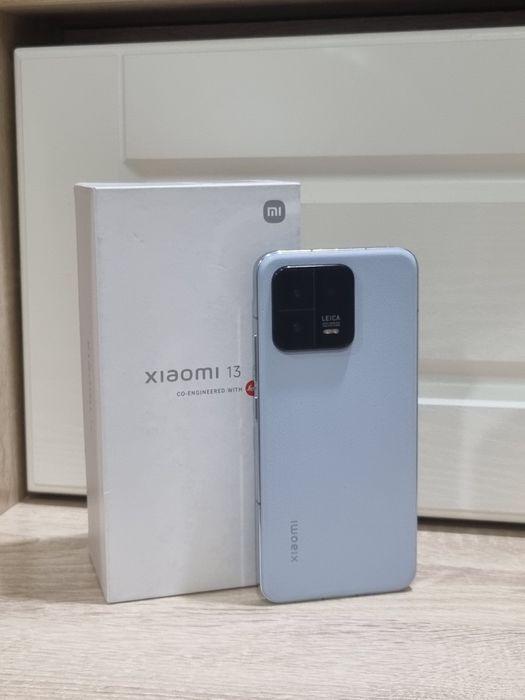 Xiaomi 13 12/256 обмен