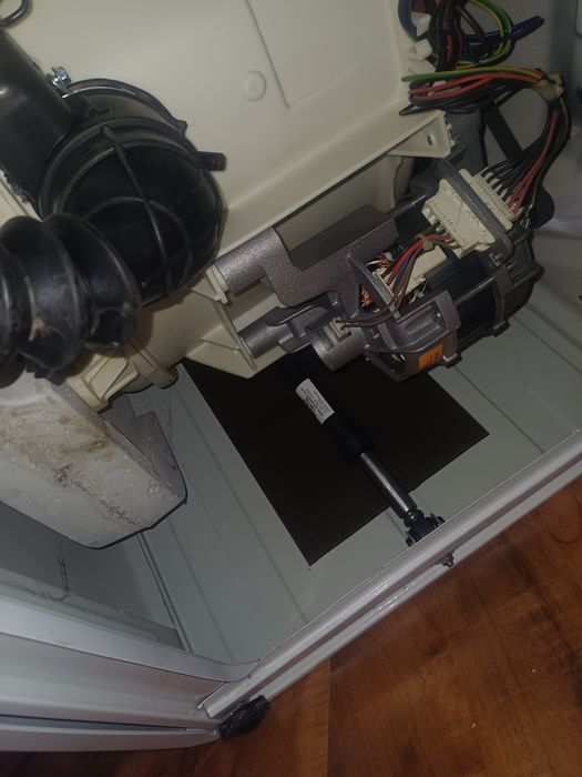 Продавам пералня машина  ППродавам пералня машина Ariston hotpoint 6 кг