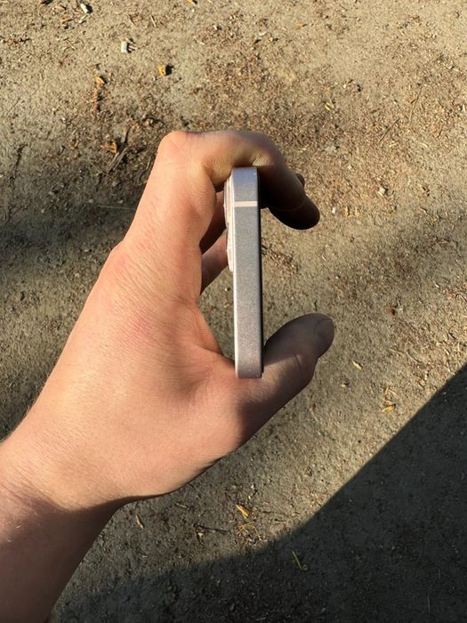 айфон 13 мини в хорошо состоянии