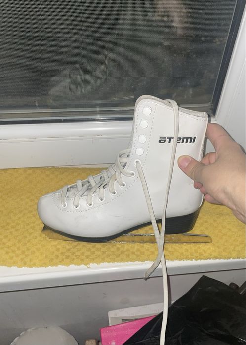 Коньки фигурные белый