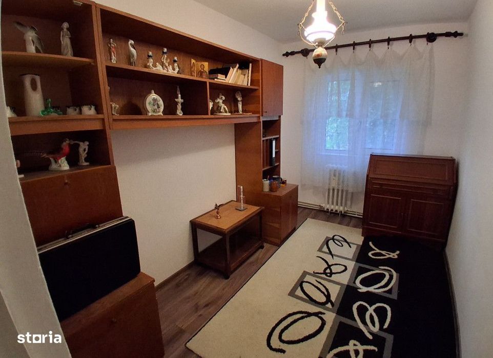 3 camere decomandat conf.1 Pacurari Petru Poni et. 1 Cod:163259