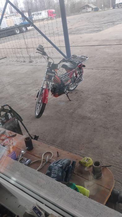 Vând motoreta forat biche