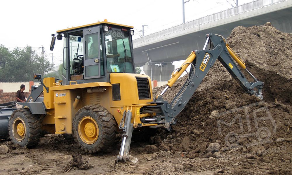 Услуга эксковатора - погрузчик 3в1 , петушок трактор