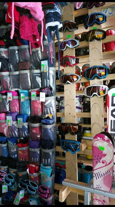 Schiuri, clăpari, snowboard, patine, bete