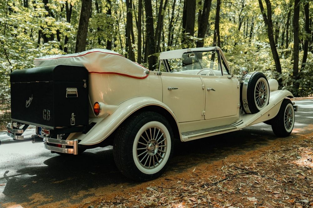 Închiriez mașina de epocă