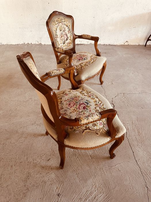 Чифт шведски кресла Louis XV – масивно дърво и оригинален гоблен