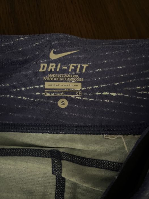 Дамски спортен клин Nike