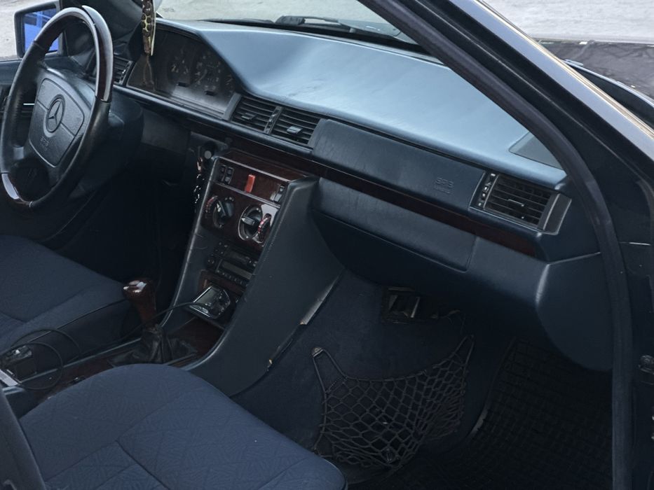 Мерс 124 СРОЧНО!!!