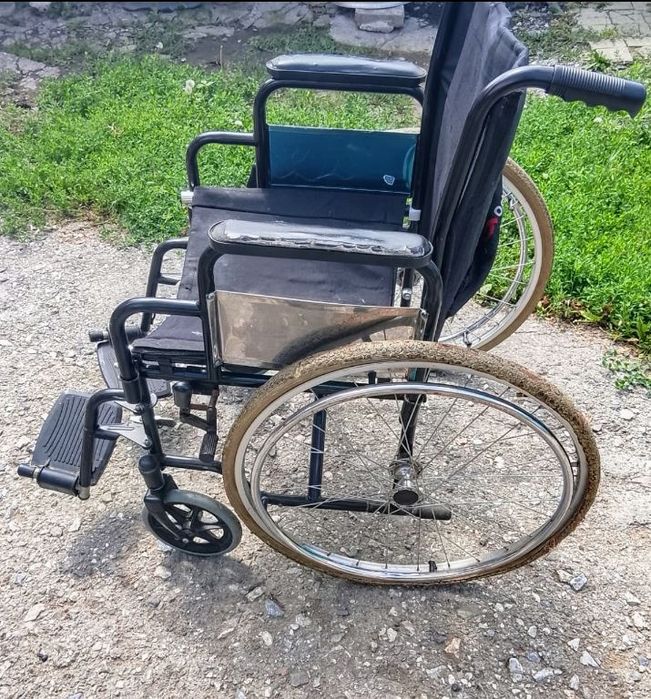 Продам инвалидную коляску.