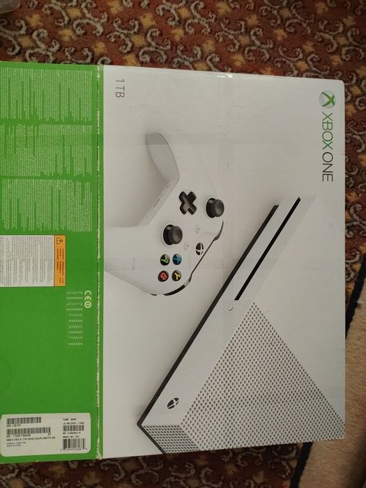 Xbox One S 1TB,stare foarte buna