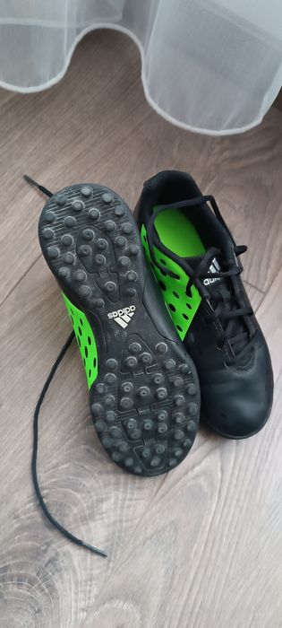 Бутонки Адидас  -