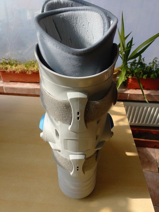 Cizma ortopedică Aircast  mărimea M