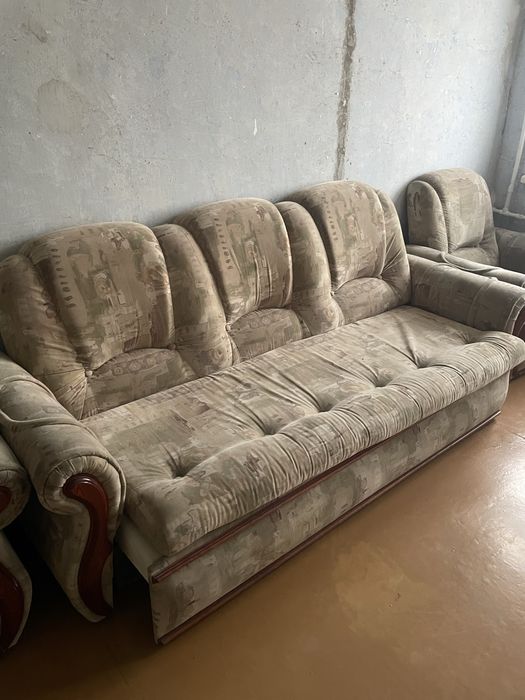 Продаю диван и два кресла