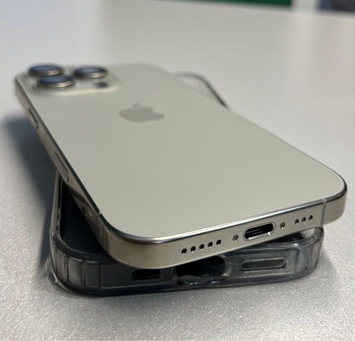 Продам iPhone 16pro