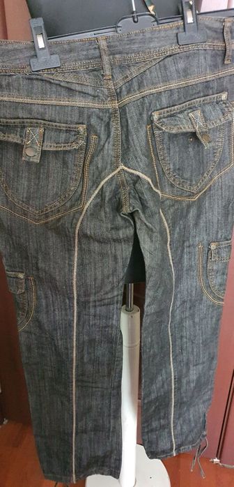 Blugi bufanti cu buzunare