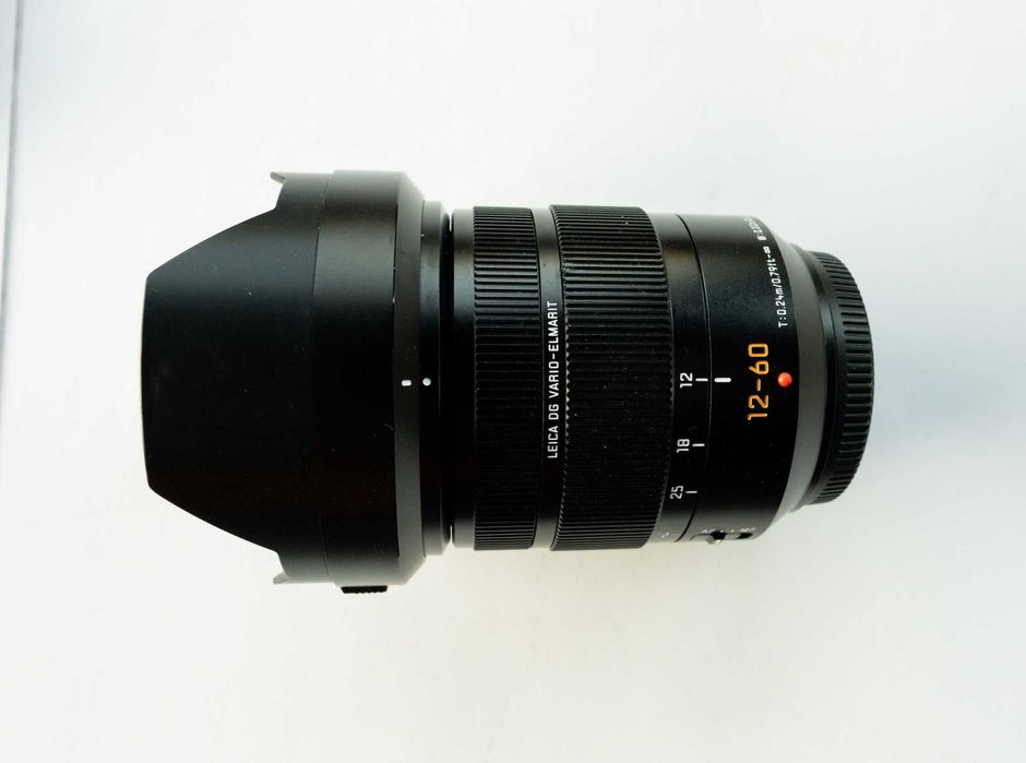 Panasonic Body GH6, 3 baterii