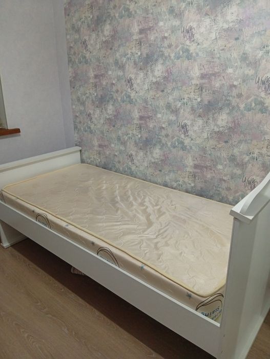 Детский кровать и шефонер