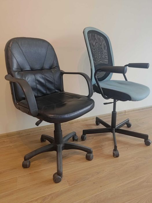 Геймърски стол DXRacer отлично работещи механизми здрав черен текстил