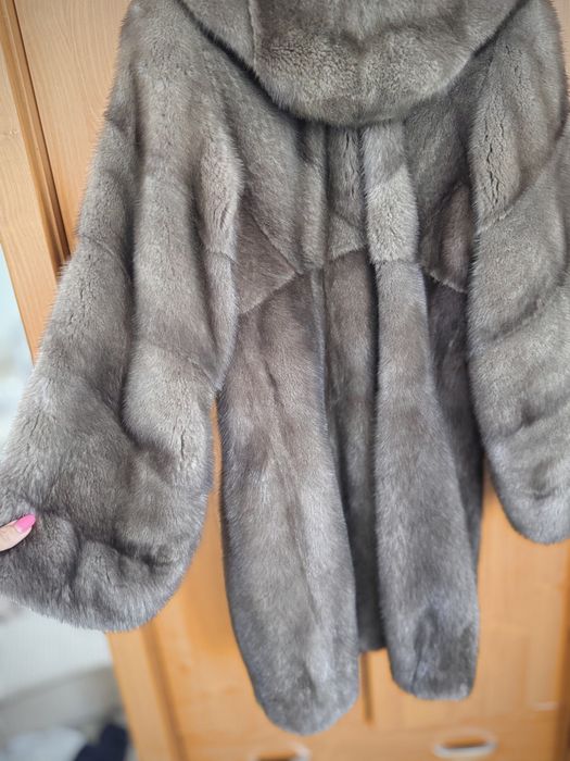 Шуба норковая продам