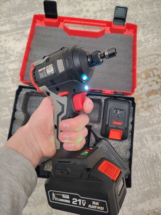 Винтоверт бесщеточный  Nanwey,с двумя акуммуляторами