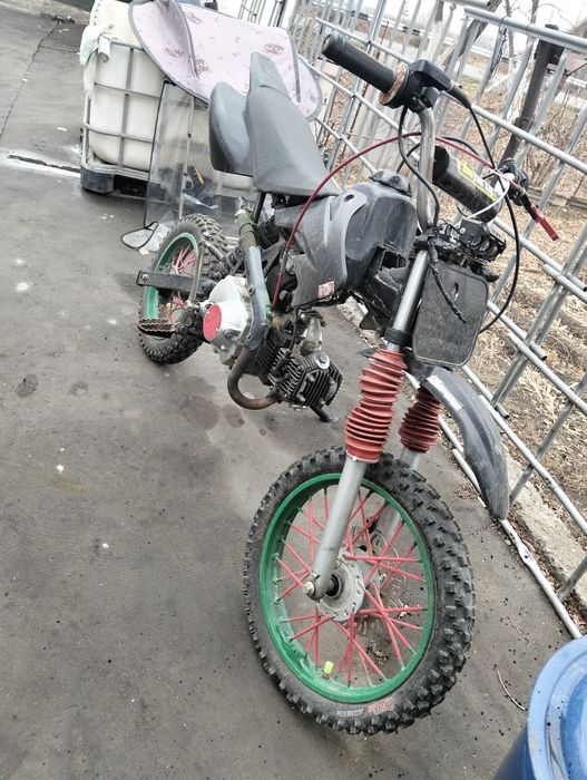 Продам мотоцикл 110 кубов на ходу есть вложение цена 50к