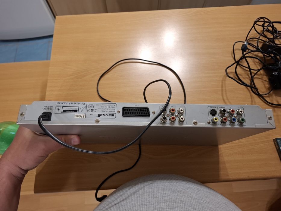 Dvd cd mp3 Maxwell Xvid4 usb card sd telecomandă ca nou  cititi anunțu
