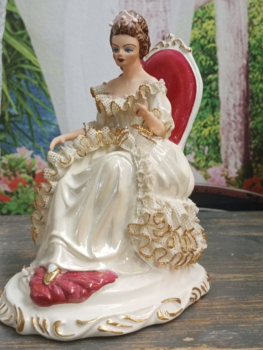 Savu Pianu de jos Porțelan de colecție