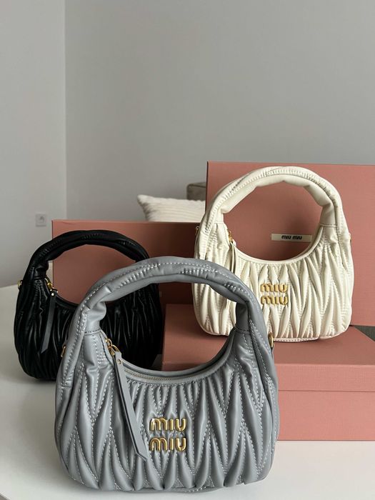 Дамска чанта – МIU МIU + подарък гривна