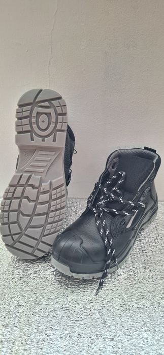 Ботинки 42 р.  рабочие