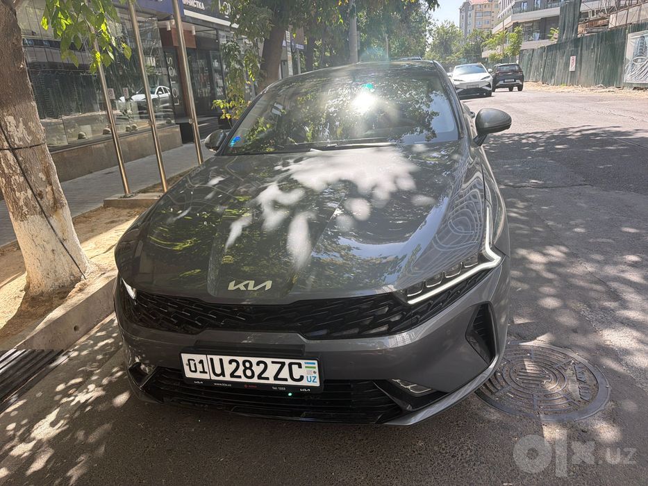 Продам машину Kia K5