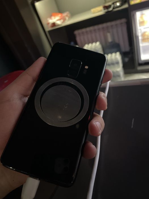 Прадается Samsung S9  все в орг