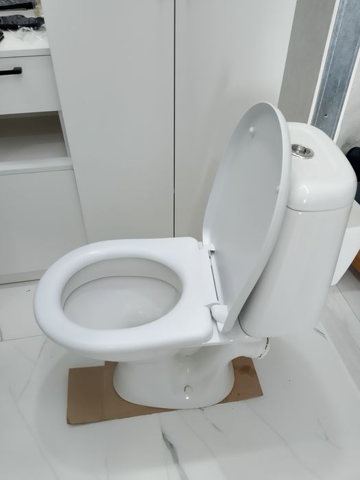 Унитаз продаётся