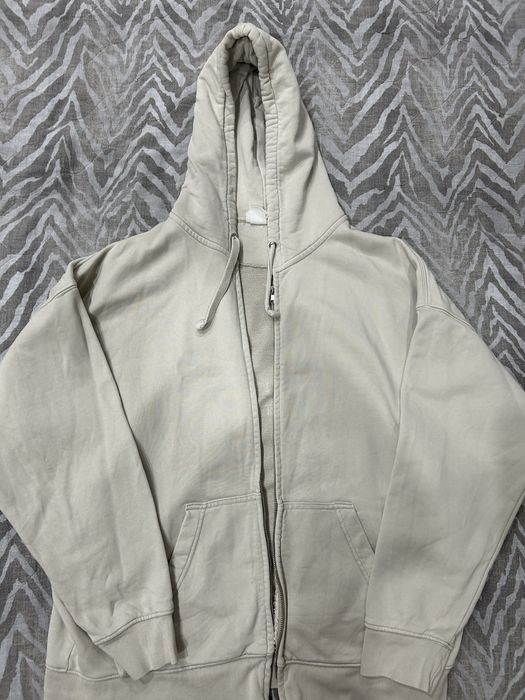 Кофта на замке с капишоном