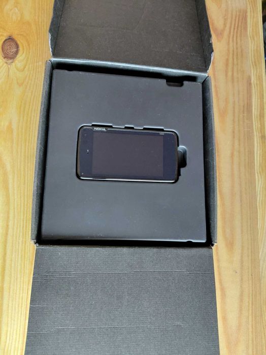 Nokia N900 impecabil atat estetic cat si tehnic / cutie + accesorii