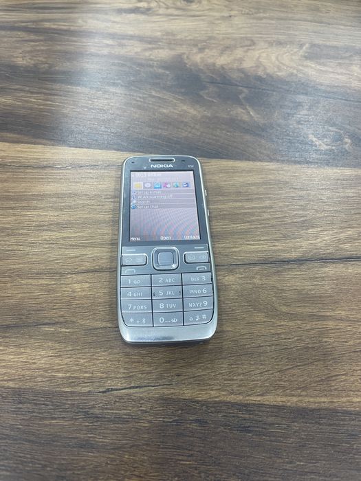 Nokia E52 series  functioneaza foarte bine