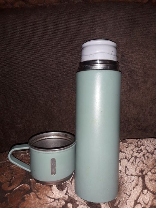 Продам термос , держит тепло отлично