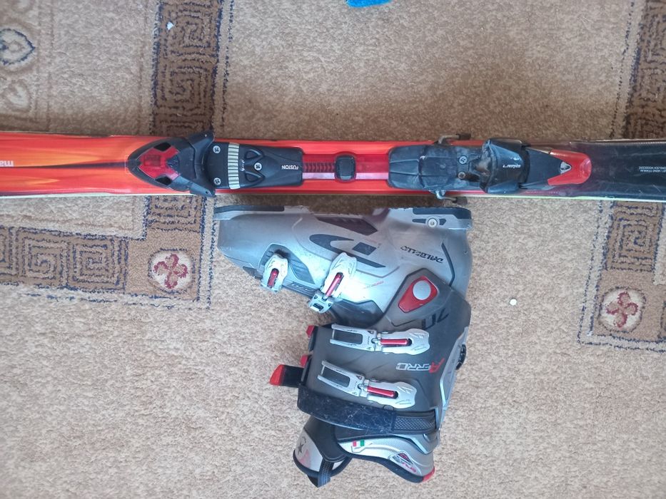 Продам лыжи Elan Magfjre 10