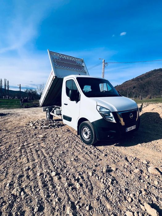 Nissan NV400 2021