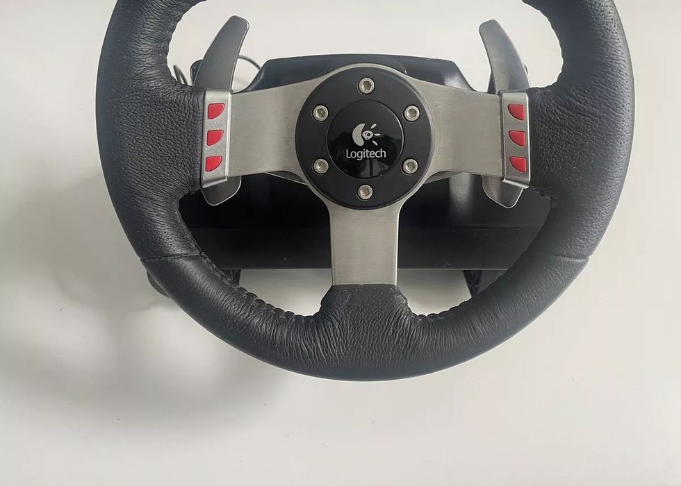 Logitech g27 волан може бартер за ps4