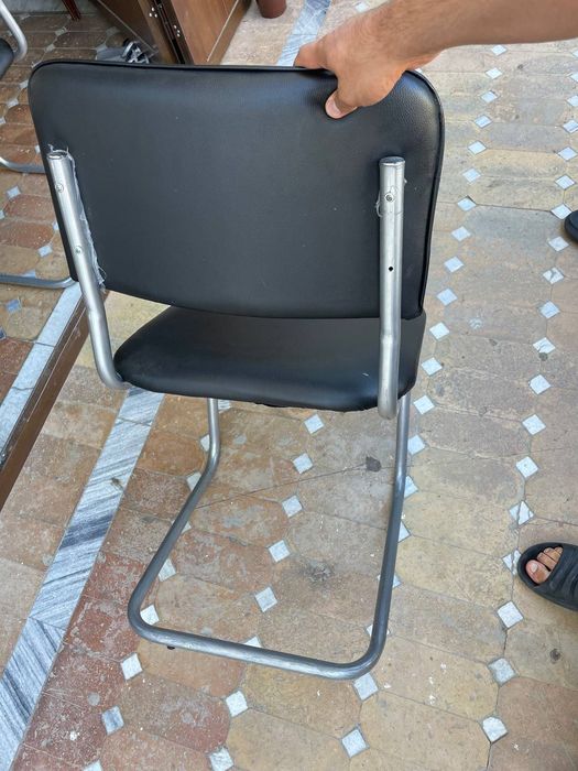 Yumshoq stullar va parta