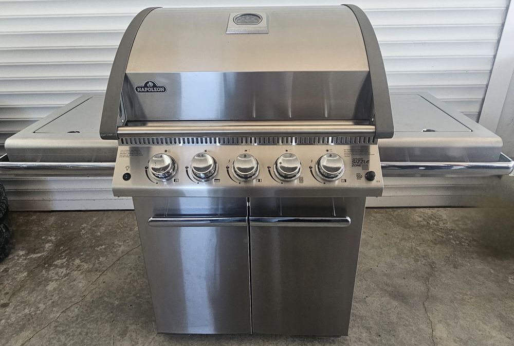 Газово барбекю NAPOLEON LE 485
